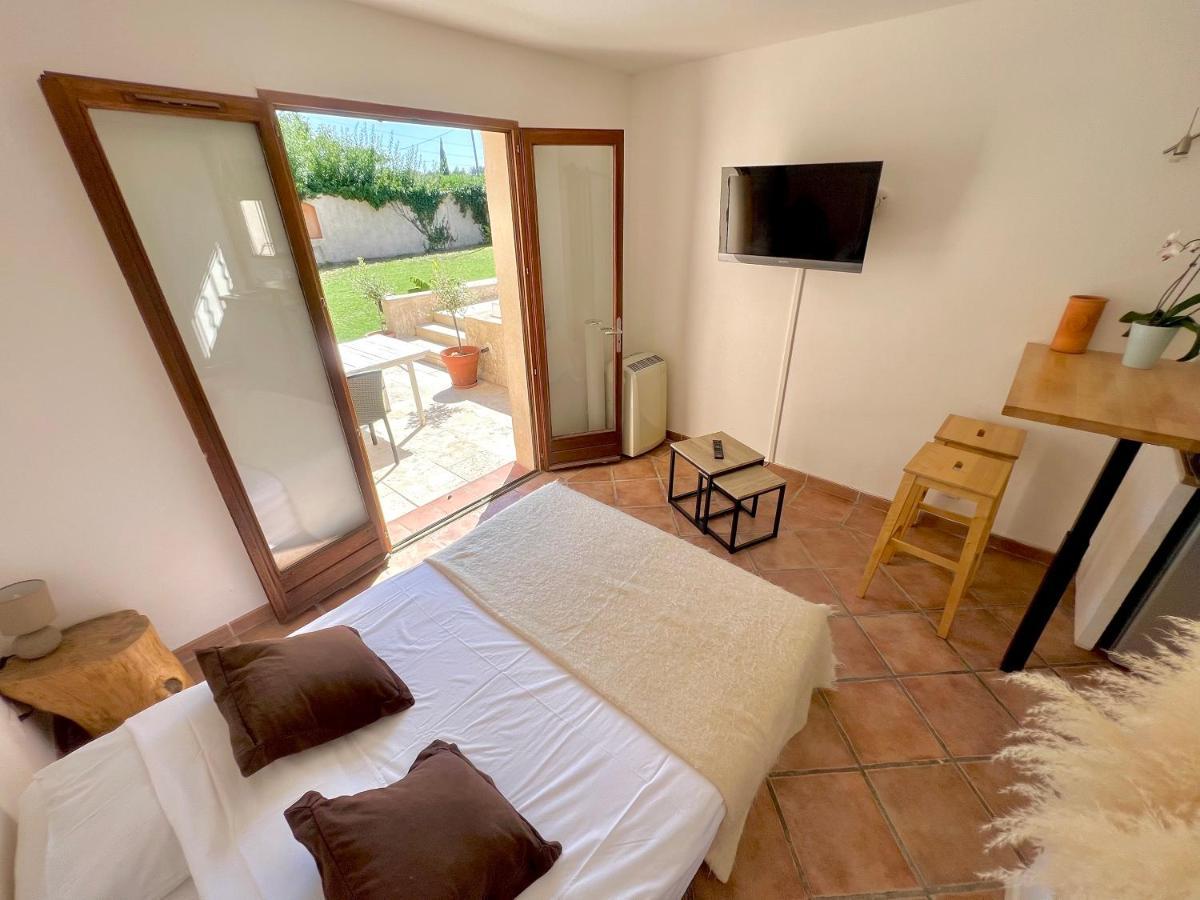 Avec Jacuzzi Et Piscine