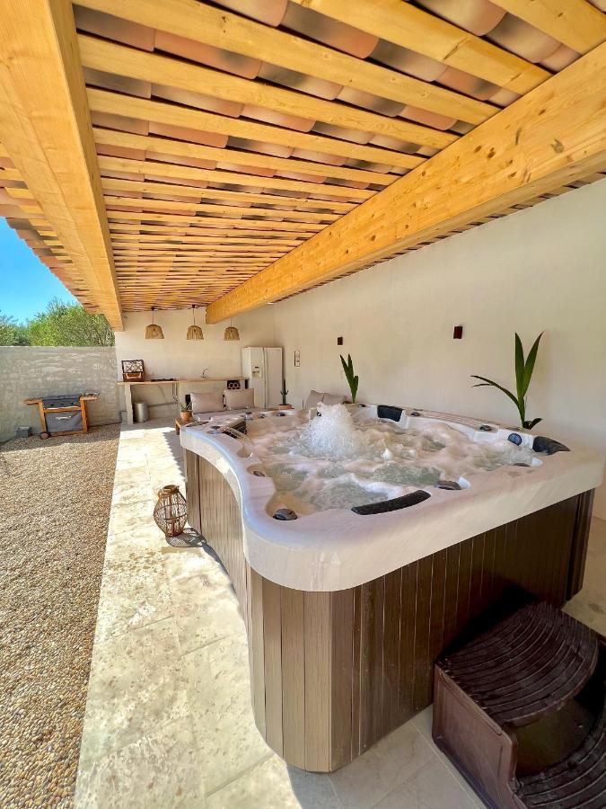 Avec Jacuzzi Et Piscine Villa Lorgues